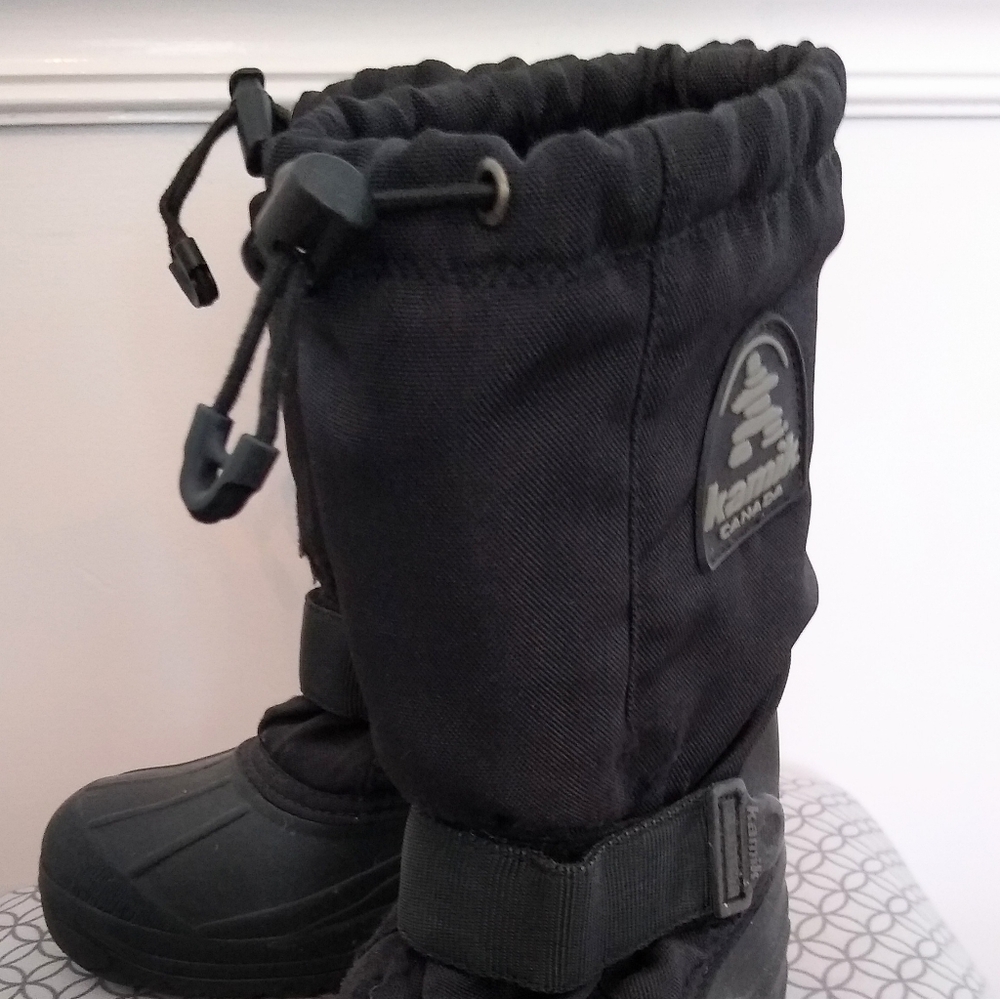 Kamik kids insulated snow boots sz 3